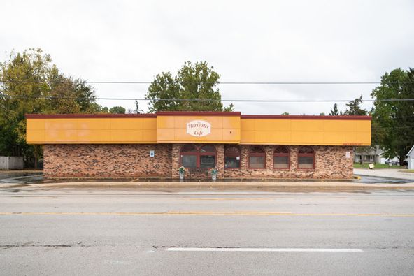 400 W South St, Plano, IL 60545